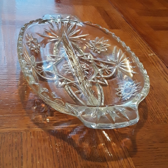 🍪TRADED🍪Crystal divided dish w/ serving handles - Picture 3 of 12
